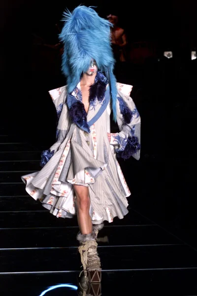 Look 7